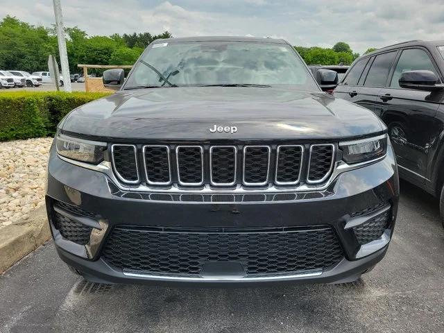 2024 Jeep Grand Cherokee GRAND CHEROKEE LAREDO X 4X4