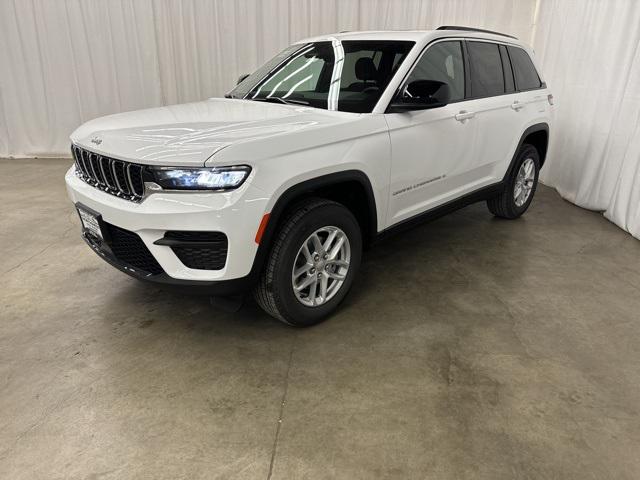 2024 Jeep Grand Cherokee GRAND CHEROKEE LAREDO X 4X4