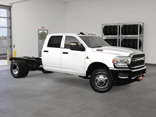 2024 RAM Ram 3500 Chassis Cab RAM 3500 TRADESMAN CREW CAB CHASSIS 4X4 60 CA