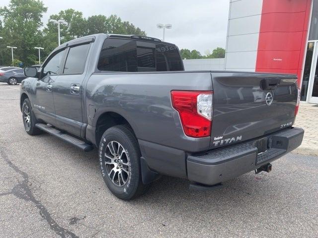 2020 Nissan TITAN Crew Cab SV 4x4