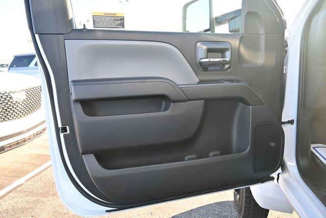 2024 Chevrolet Silverado 6500HD 1WT