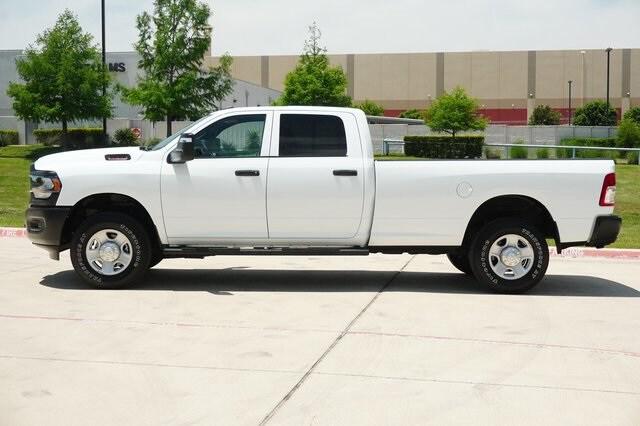 2023 RAM 3500 Tradesman Crew Cab 4x4 8 Box