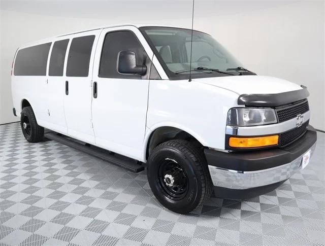 2017 Chevrolet Express 3500 LT