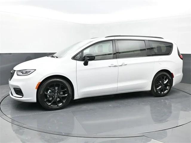 2024 Chrysler Pacifica PACIFICA TOURING L