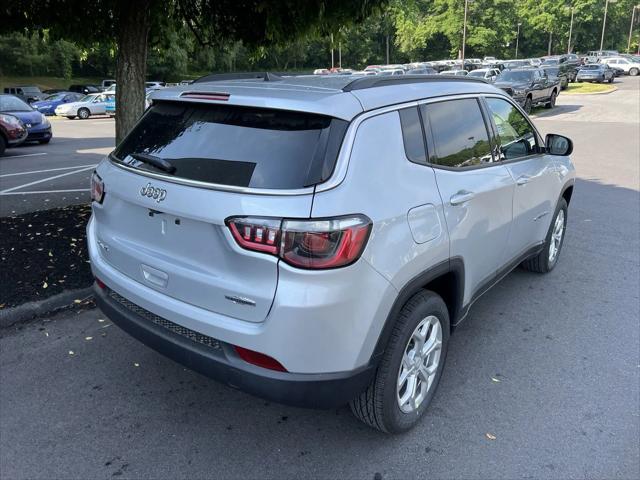 2024 Jeep Compass COMPASS LATITUDE 4X4