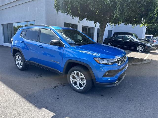 2024 Jeep Compass COMPASS LATITUDE 4X4