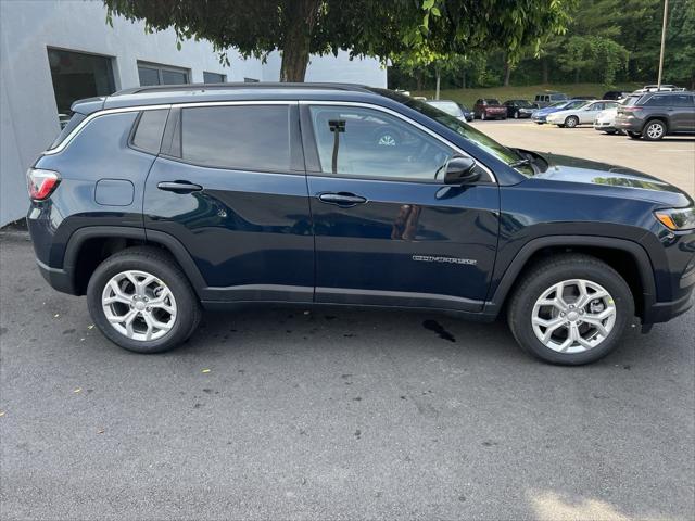 2024 Jeep Compass COMPASS LATITUDE 4X4