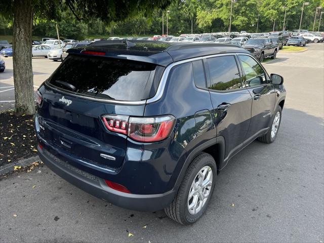 2024 Jeep Compass COMPASS LATITUDE 4X4