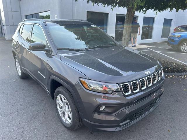 2024 Jeep Compass COMPASS LATITUDE 4X4