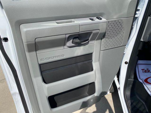 2025 Ford E-350 Cutaway Base