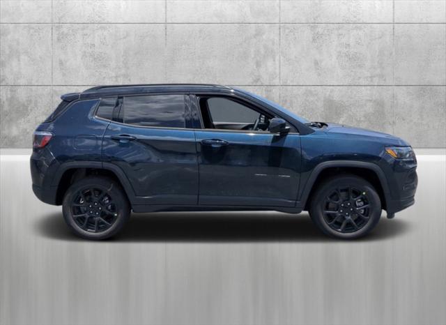 2024 Jeep Compass COMPASS LATITUDE 4X4