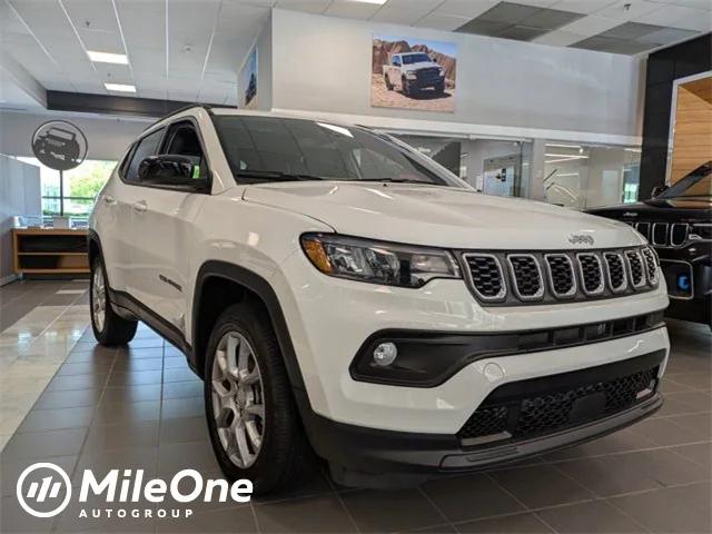 2024 Jeep Compass COMPASS LATITUDE LUX 4X4