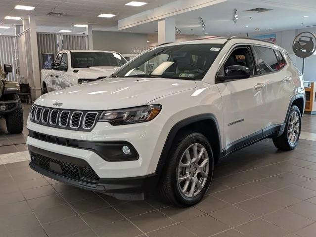 2024 Jeep Compass COMPASS LATITUDE LUX 4X4