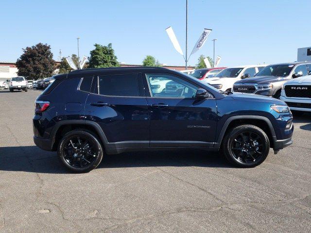 2024 Jeep Compass COMPASS LATITUDE 4X4