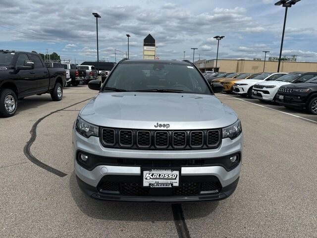 2024 Jeep Compass COMPASS LATITUDE 4X4