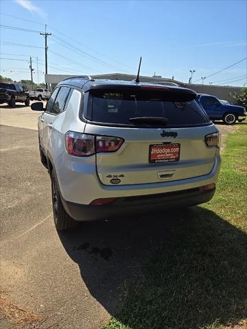 2024 Jeep Compass COMPASS LATITUDE 4X4