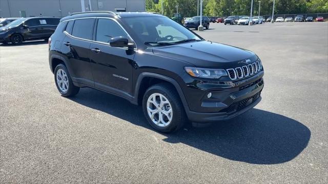 2024 Jeep Compass COMPASS LATITUDE 4X4