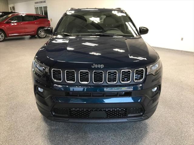 2024 Jeep Compass COMPASS LATITUDE LUX 4X4