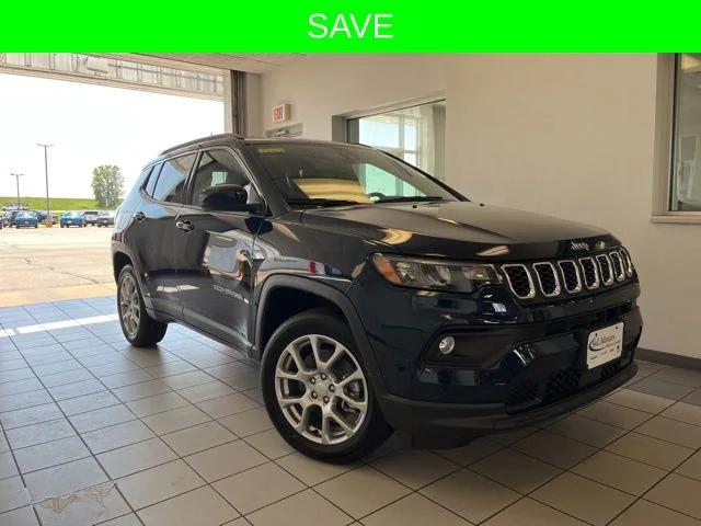 2024 Jeep Compass COMPASS LATITUDE LUX 4X4