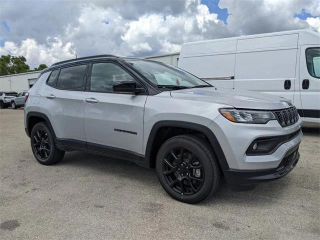 2024 Jeep Compass COMPASS LATITUDE 4X4