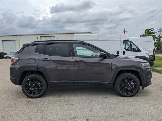 2024 Jeep Compass COMPASS LATITUDE 4X4