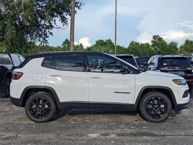 2024 Jeep Compass COMPASS LATITUDE 4X4