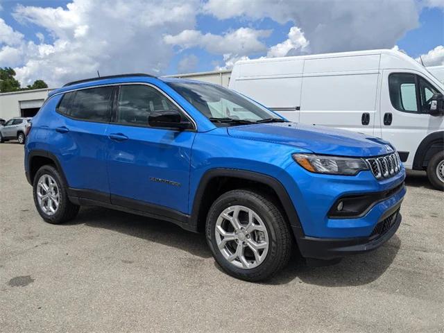 2024 Jeep Compass COMPASS LATITUDE 4X4