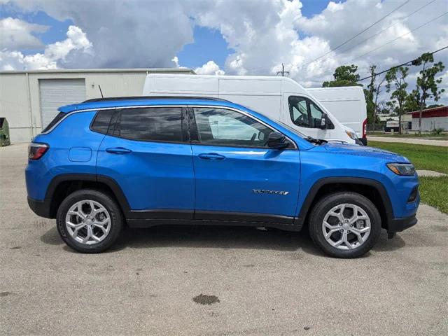 2024 Jeep Compass COMPASS LATITUDE 4X4