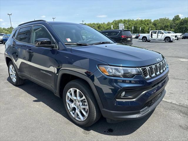 2024 Jeep Compass COMPASS LATITUDE LUX 4X4