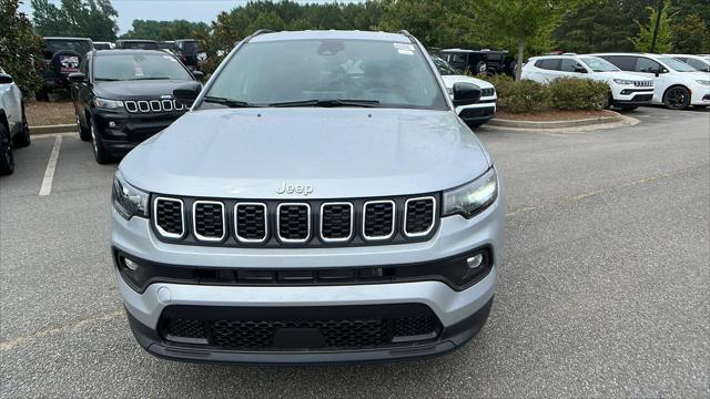 2024 Jeep Compass COMPASS LATITUDE 4X4