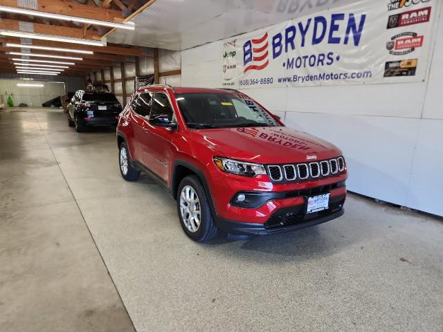 2024 Jeep Compass COMPASS LATITUDE LUX 4X4