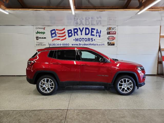 2024 Jeep Compass COMPASS LATITUDE LUX 4X4