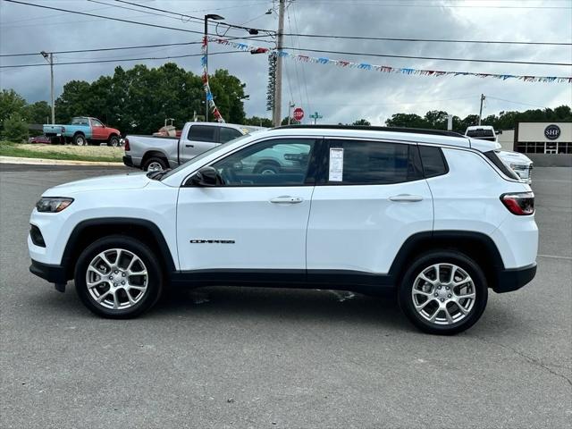 2024 Jeep Compass COMPASS LATITUDE LUX 4X4