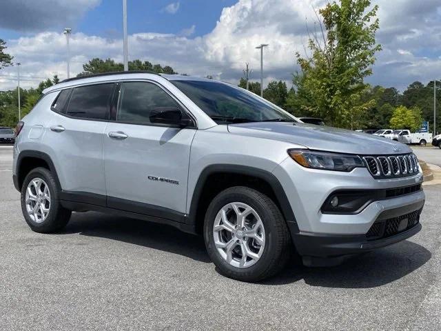 2024 Jeep Compass COMPASS LATITUDE 4X4