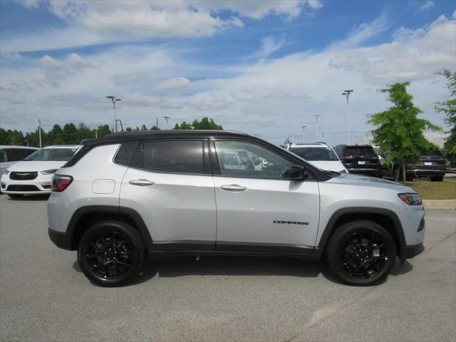 2024 Jeep Compass COMPASS LATITUDE 4X4