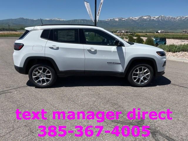 2024 Jeep Compass COMPASS LATITUDE LUX 4X4