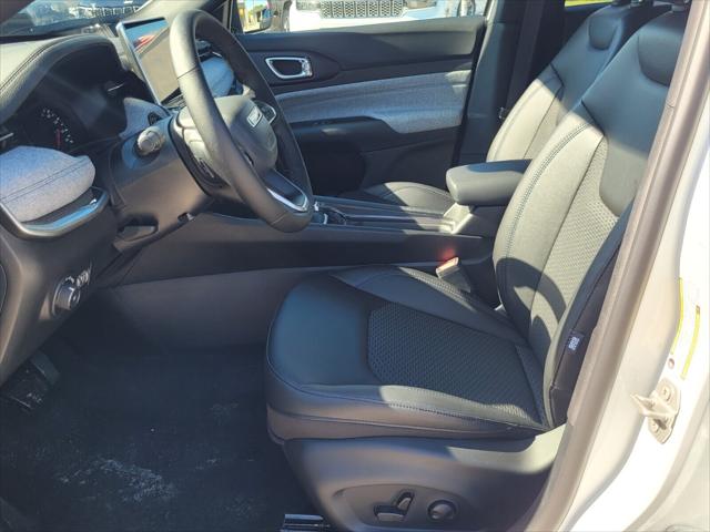 2024 Jeep Compass COMPASS LATITUDE 4X4