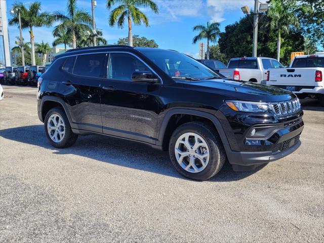 2024 Jeep Compass COMPASS LATITUDE 4X4