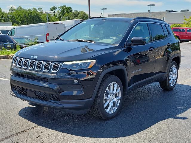 2024 Jeep Compass COMPASS LATITUDE LUX 4X4