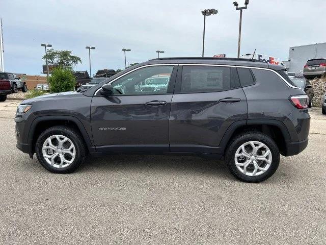 2024 Jeep Compass COMPASS LATITUDE 4X4