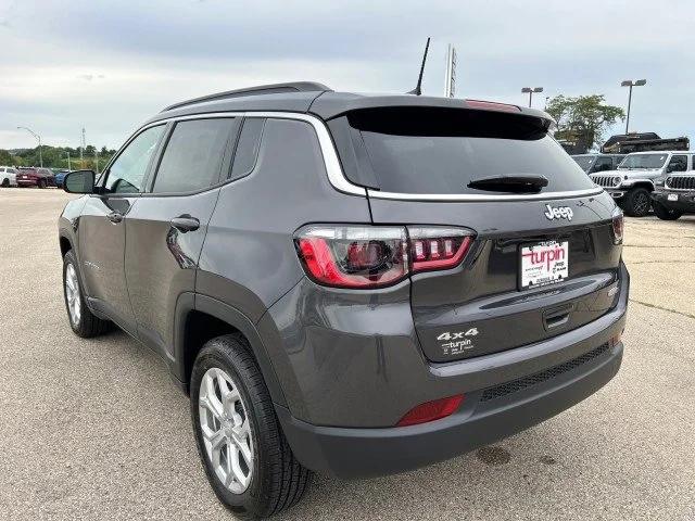 2024 Jeep Compass COMPASS LATITUDE 4X4