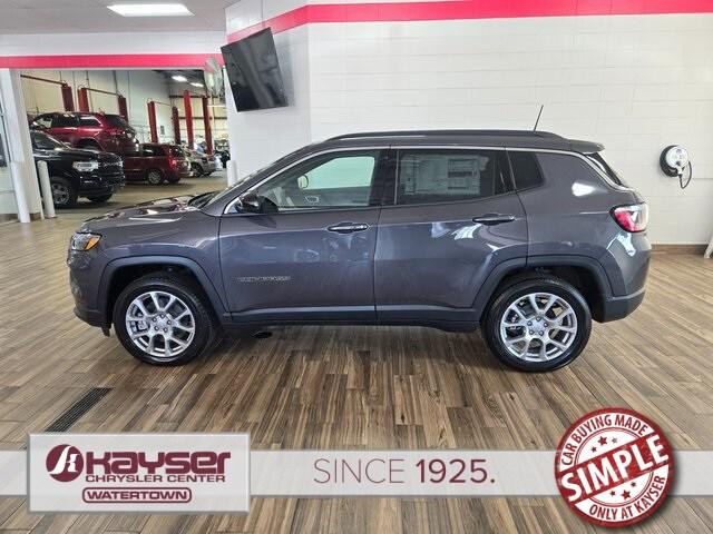 2024 Jeep Compass COMPASS LATITUDE LUX 4X4