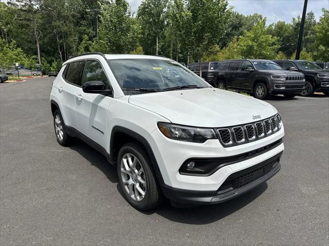 2024 Jeep Compass COMPASS LATITUDE LUX 4X4