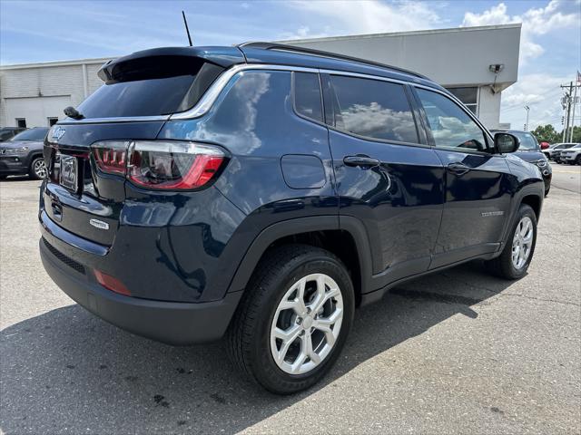 2024 Jeep Compass COMPASS LATITUDE 4X4