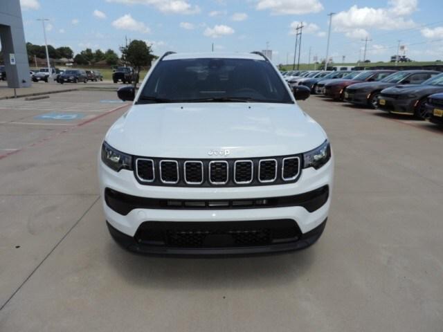 2024 Jeep Compass COMPASS LATITUDE 4X4