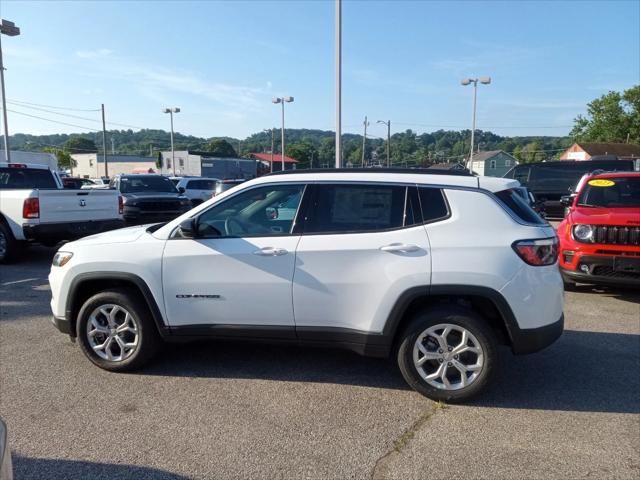 2024 Jeep Compass COMPASS LATITUDE 4X4