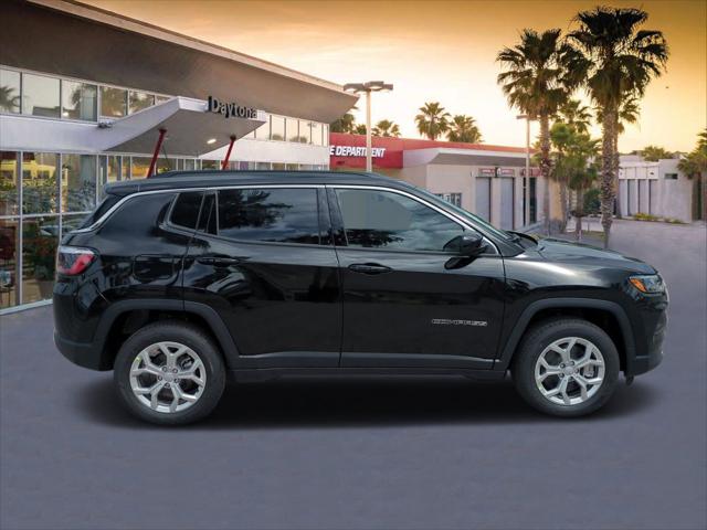 2024 Jeep Compass COMPASS LATITUDE 4X4