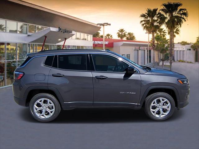 2024 Jeep Compass COMPASS LATITUDE 4X4