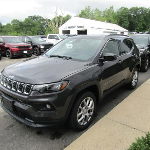 2024 Jeep Compass COMPASS LATITUDE LUX 4X4