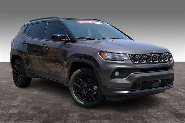 2024 Jeep Compass COMPASS LATITUDE 4X4